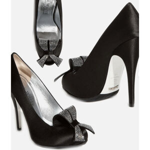 Ron White Skylar Pumps Black Crystal Bow Size 6